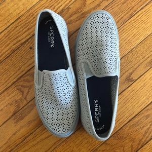 Speedy slides / sneakers